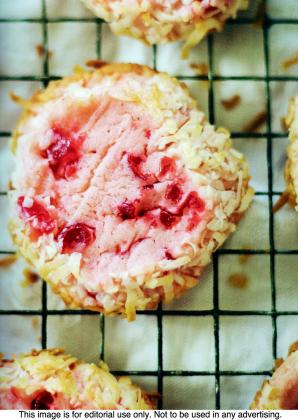 Add a new offering to your Christmas cookie lineup