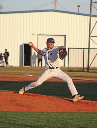LEFT:Zhangi hurls a strike