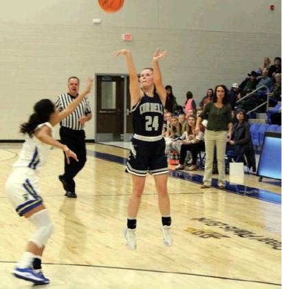 Kamdyn Davis shoots the three at Hobart. Bob Henline | Cordell Beacon