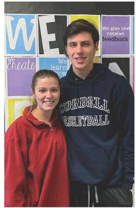 Seniors Kamdyn Davis and Gaige Keister. Photo courtesy of Sundy Walker.