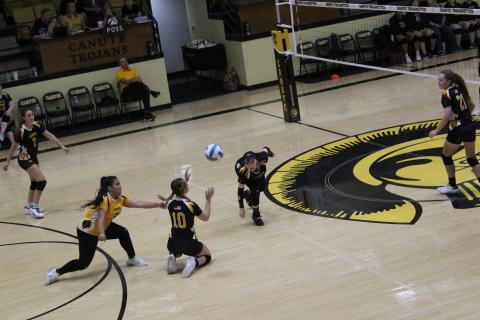 Canute Trojanettes Volleyball