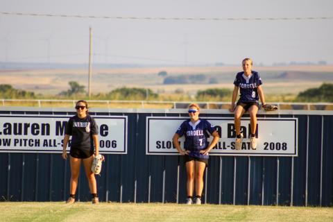 Chloe Smith, Emma Holman, Rylee Larsen. Photo by Brooklynn Peek