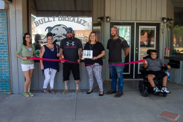 Chamber holds ribbon cutting at Bully Dreamz dispensary