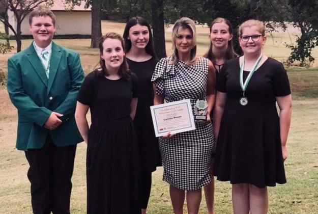 From left to right: Brance Barnett, Evie Denny, Jamee Prator, Larrisa Mason, Joey Mooney, and Kathryn Sirmon.