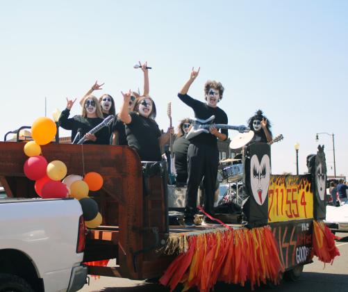 Junior Homecoming Float