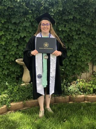 Makenzie Hougland, Associate in Applied Science (Physical Therapist Assistant)