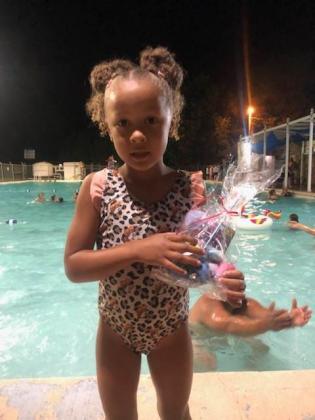Journee Parsons ends her day with a prize