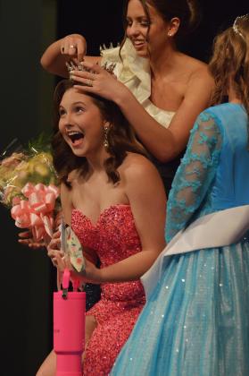 Crowning the winner - Photo by Erin Dudgeon Photography