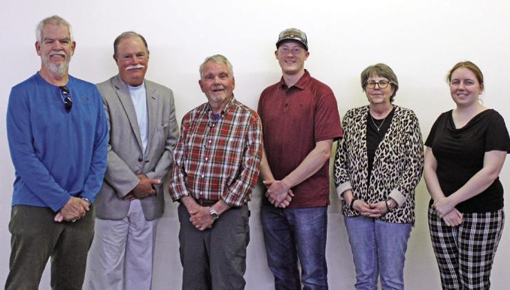 New Council members Bruce Wesner, Greg Cox, Mayor Phil Kliewer, Council members Blake Reed, Cheri Nabors and City Clerk Karla Ferrero (Not pictured: Council Member Buddy Holman)