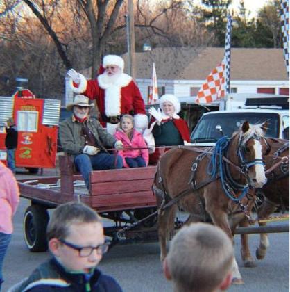 Cordell Chamber Celebrates Christmas In The Park