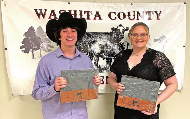 Cattlemens Association gives two scholarships to area students