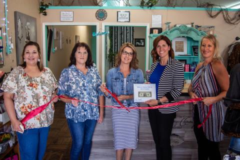 Chamber holds ribbon cutting at Hello Beautiful Boutique