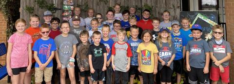 Burns Flat-Dill City Junior 4-H Club Back row: Kinley Williams, Avery Simmons, Faith Schneberger and Tate Uecke. 3rd row: Dawson Walker, Allie  Lane, Abigail Sirmon, Zeke Denny, Caden Kauk, Cameron Raleigh. 2nd row: Brett Sturgeon, Michael Raleigh, Turner Simmons, Addison Braddock,  Wyatt Nagle, Lyric Green, Payson Tate, Paxon Tate, Waverly Schneberger. Front Row: Libby Spence, Logan Spence, Gabby Castanon, Whitten Schne- berger, Conley Braddock, Dax Williams, Erly Denny, Levi Saurer, Ruby Perez, Lorien Det