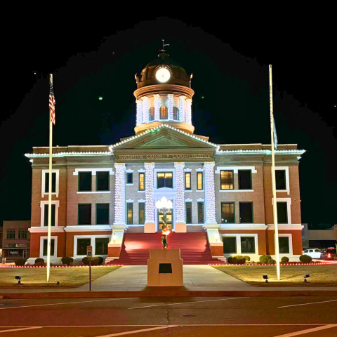 Washita County Courthouse photo by Sarah Lou