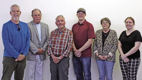 New Council members Bruce Wesner, Greg Cox, Mayor Phil Kliewer, Council members Blake Reed, Cheri Nabors and City Clerk Karla Ferrero (Not pictured: Council Member Buddy Holman)
