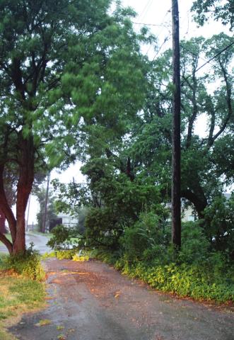 Storm Causes Brief Power Outage in Cordell